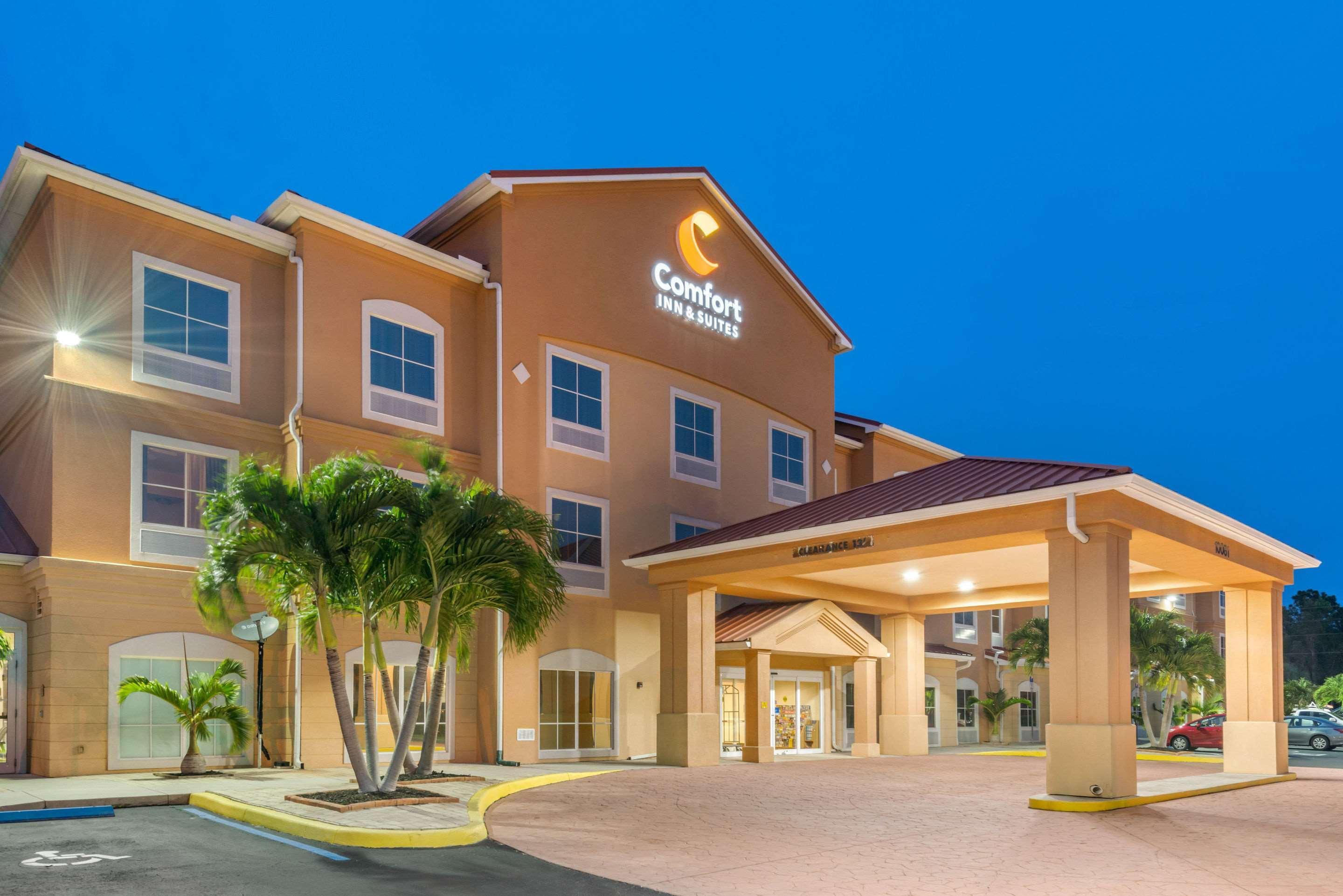 Comfort Inn & Suites Airport Fort Myers Esterno foto
