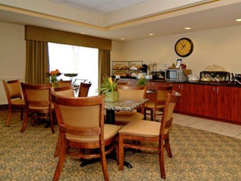 Comfort Inn & Suites Airport Fort Myers Ristorante foto